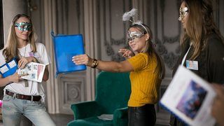 Квест на день рождения «Тайны Венеции»: На этом балу шансы на романтику повышены. Девушки прицеливаются как Купидоны, но предупреждаю: стрелы могут быть заряжены не только любовью, но и ядом! desc_7